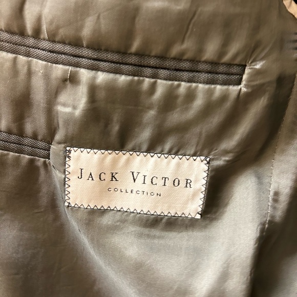 Dark green Jack Victor from Carriages Clothier woven in Italy suit. - Picture 2 of 6